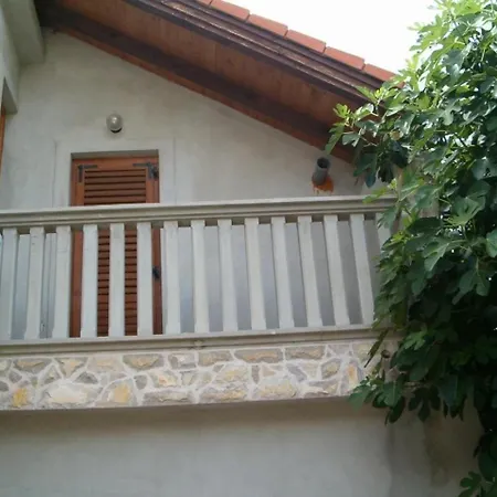Buntic - One Bedroom With Balcony Appartement Vodice